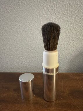 Clinique Discontinued Retractable Purse Travel Powder Brish